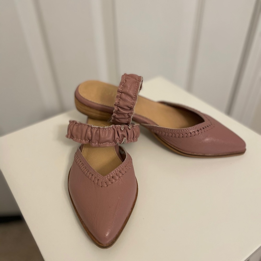 Size 6 Mi.iM The Alicia Mules in pink